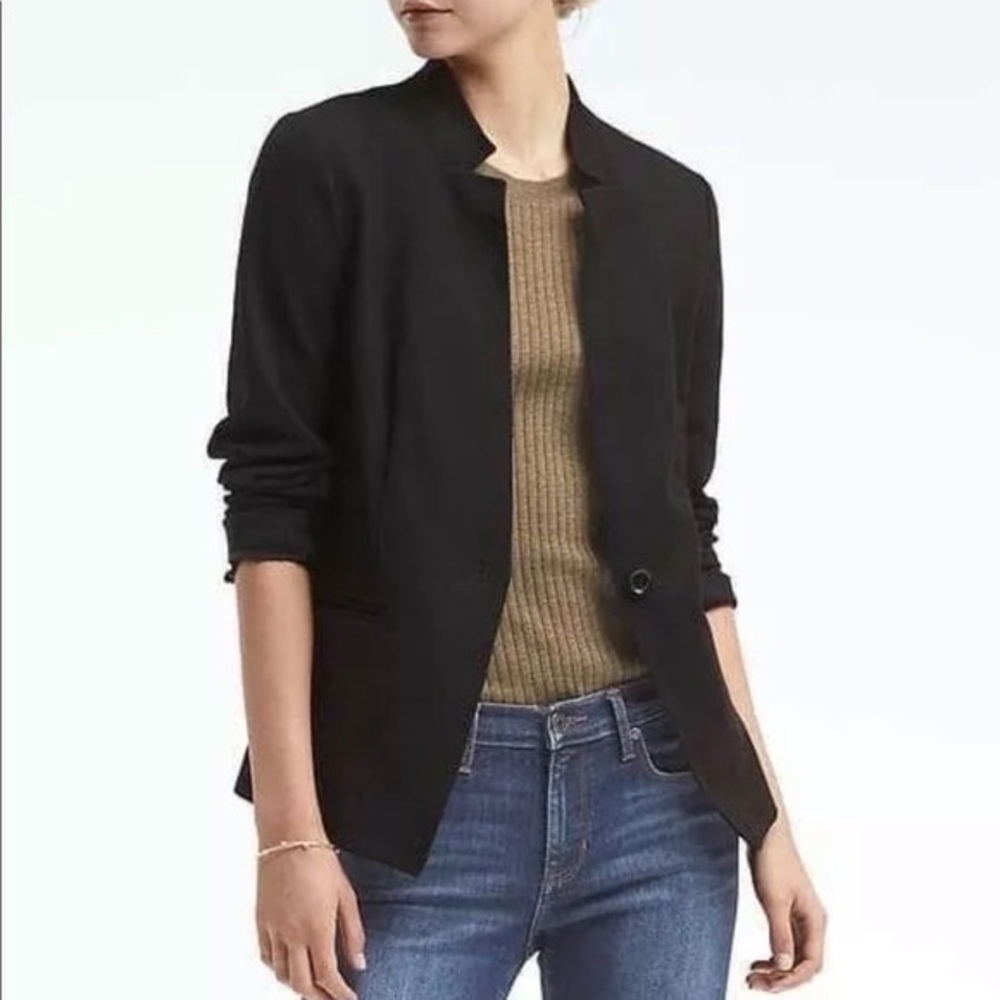 Banana Republic Long Inverted Collar Ponte Blazer Size 8 Business Casual Neutral